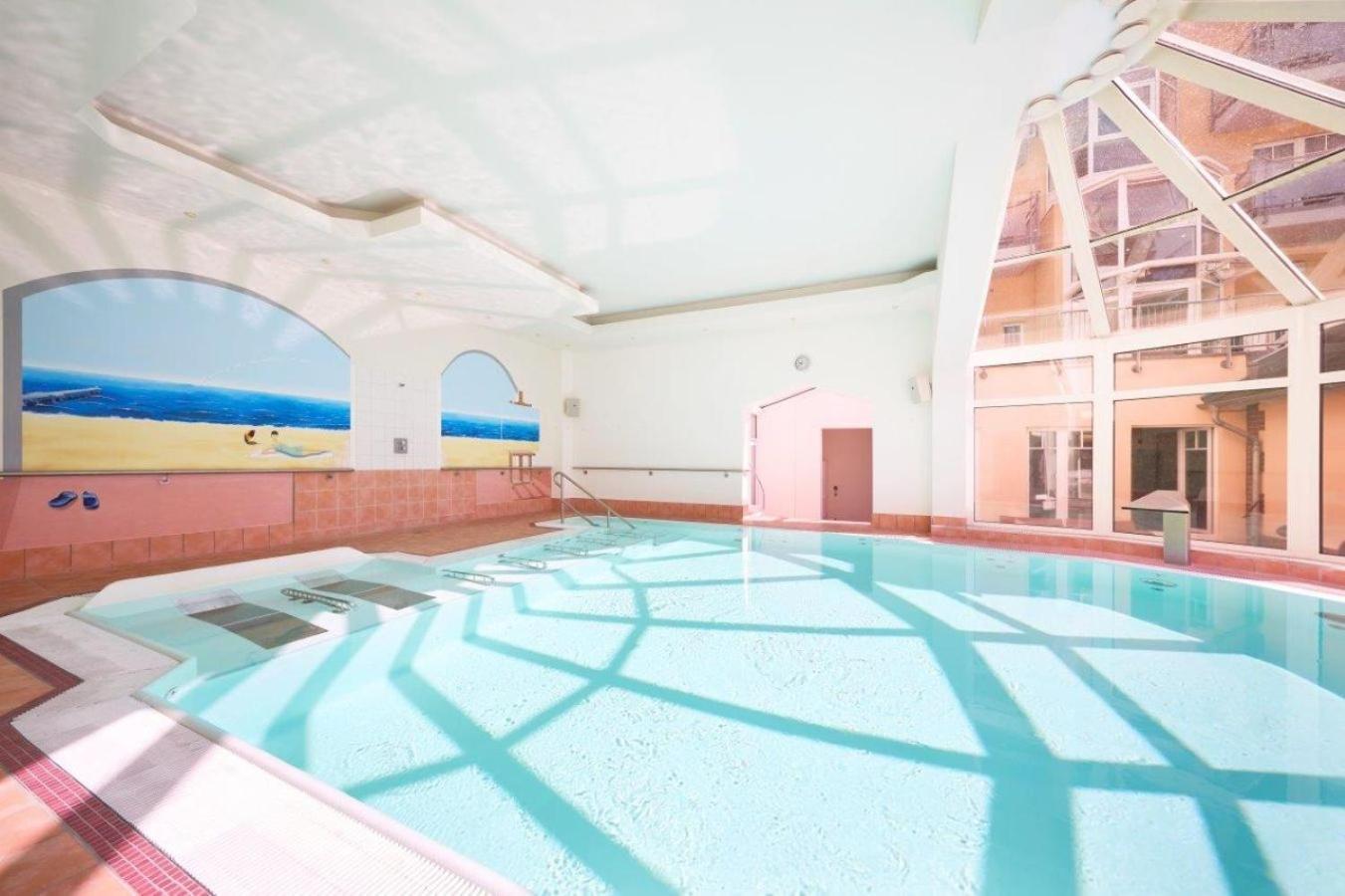 Strandhotel Prinz Von Preussen Zinnowitz Buitenkant foto
