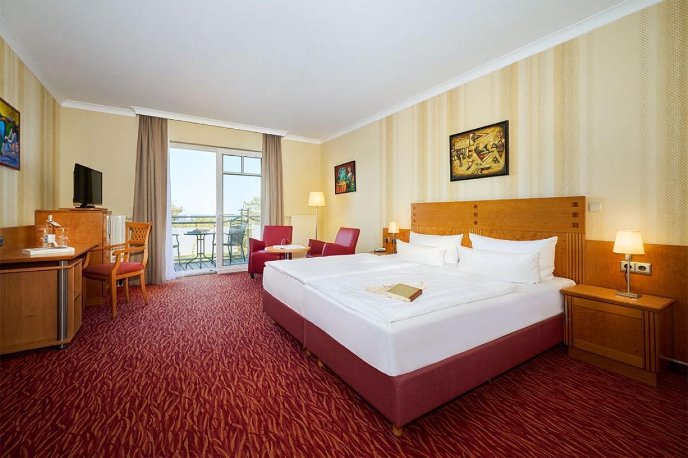 Strandhotel Prinz Von Preussen Zinnowitz Buitenkant foto